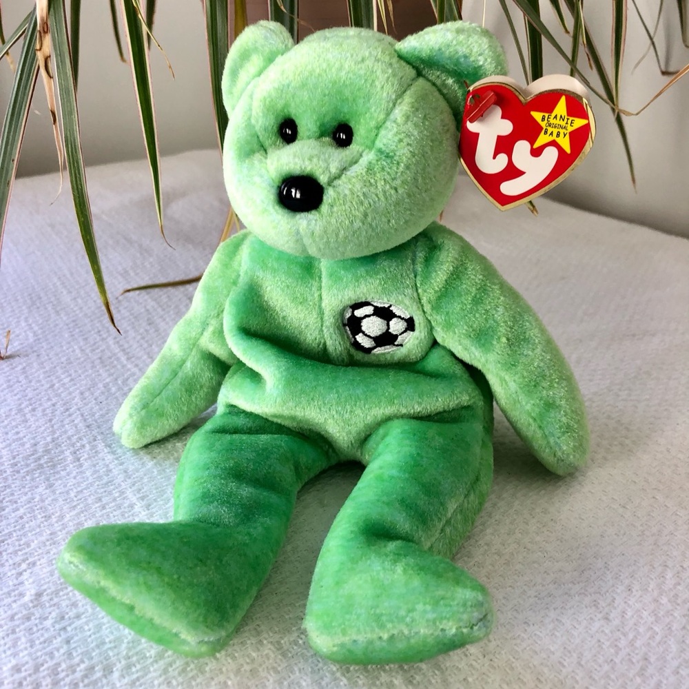 🌿 Kicks Beanie Baby